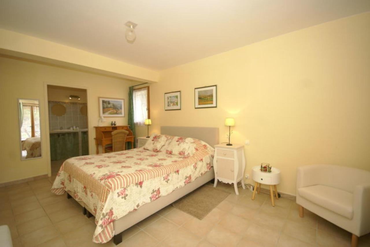Les Cerises Bed and Breakfast Saint-Saturnin-d'Apt Eksteriør billede