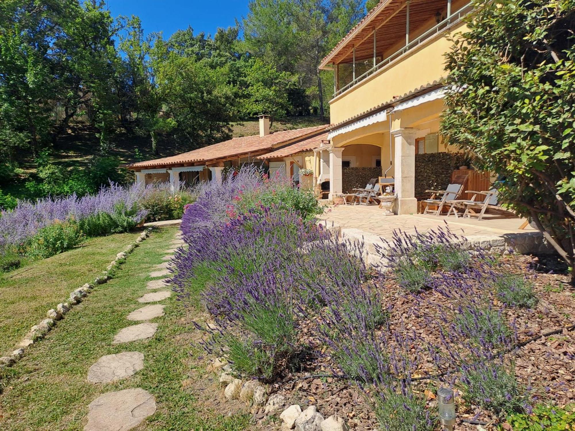 Les Cerises Bed and Breakfast Saint-Saturnin-d'Apt Eksteriør billede