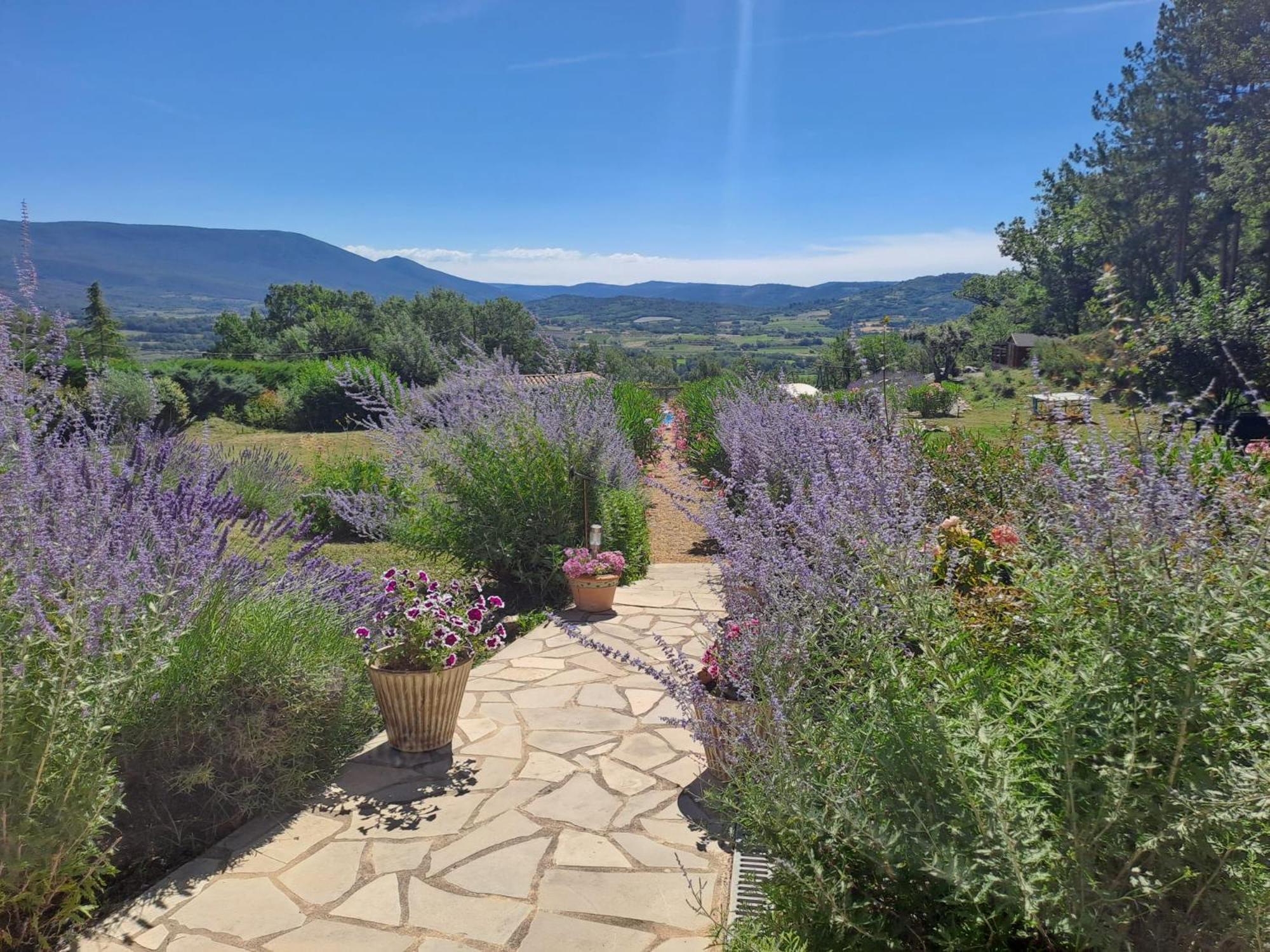 Les Cerises Bed and Breakfast Saint-Saturnin-d'Apt Eksteriør billede